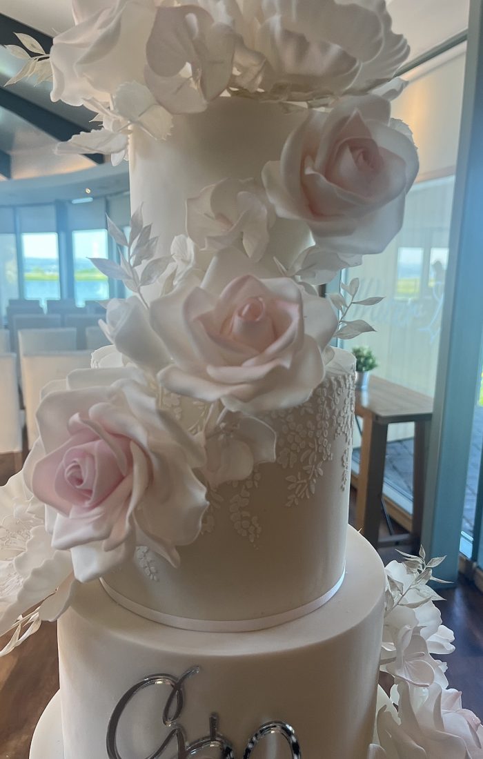 Wedding cake with handmade flowers Wedding cake with handmade flowers